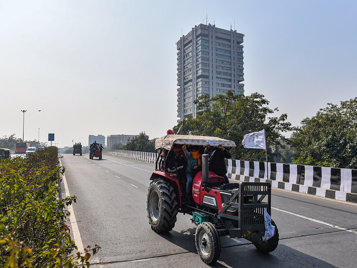 Farmers Protest in Delhi Photo Gallery - Sakshi37