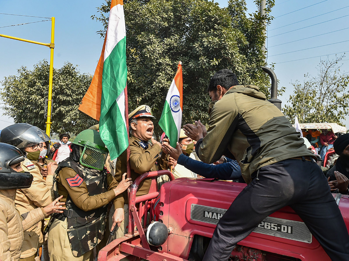 Farmers Protest in Delhi Photo Gallery - Sakshi38