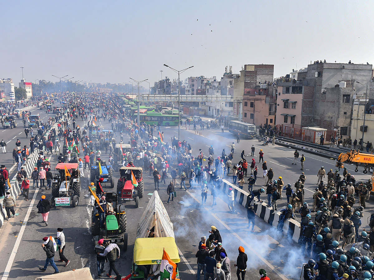 Farmers Protest in Delhi Photo Gallery - Sakshi39