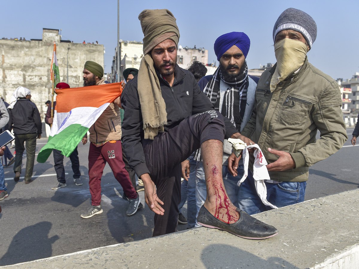 Farmers Protest in Delhi Photo Gallery - Sakshi48