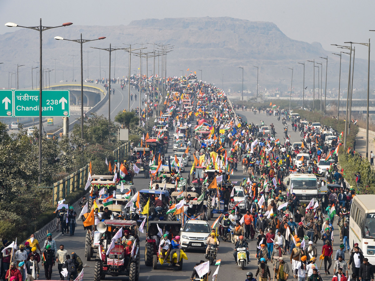 Farmers Protest in Delhi Photo Gallery - Sakshi7