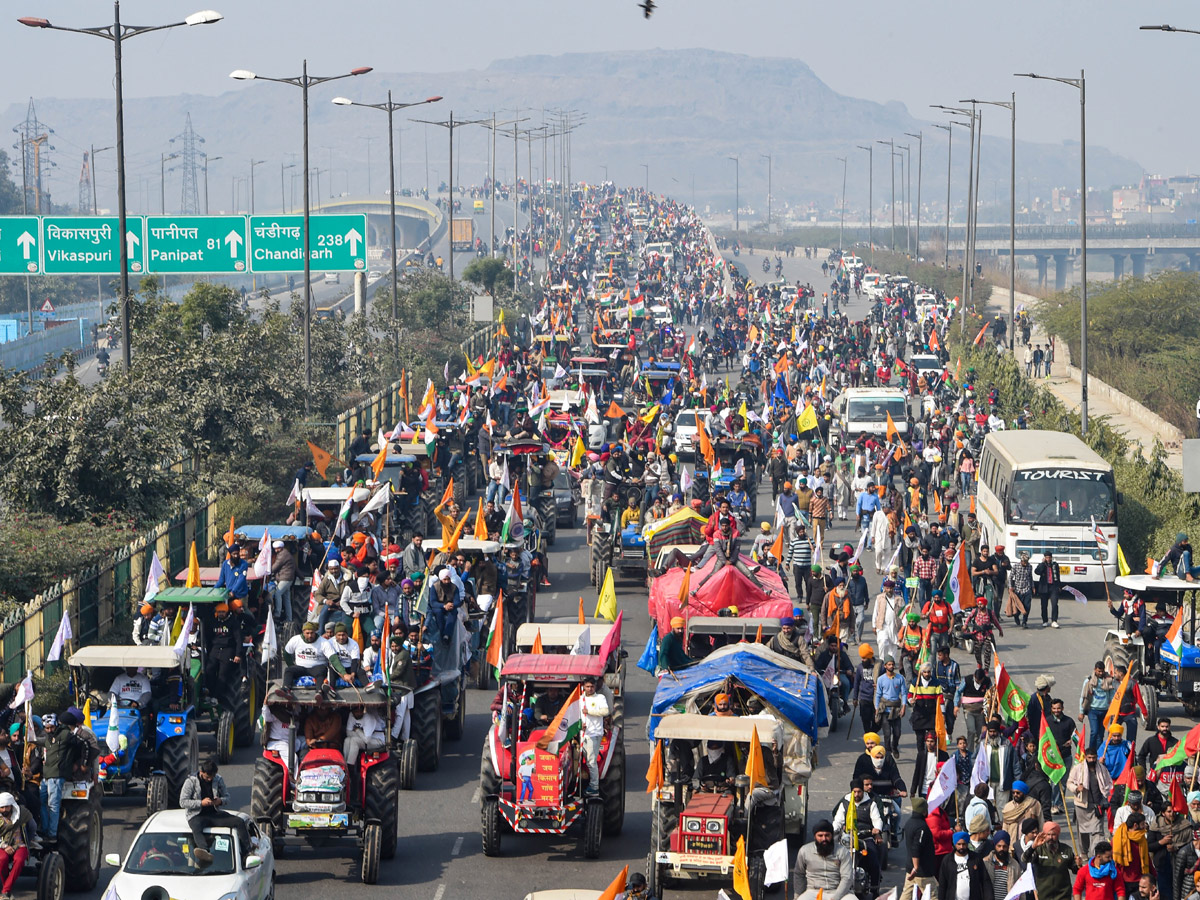 Farmers Protest in Delhi Photo Gallery - Sakshi8