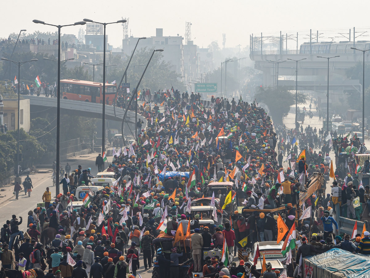 Farmers Protest in Delhi Photo Gallery - Sakshi9