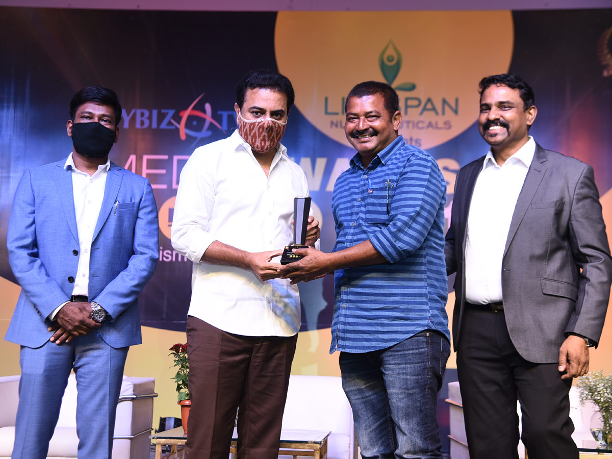 Sakshi Professionals Get Awards From Hybiz tv  - Sakshi10