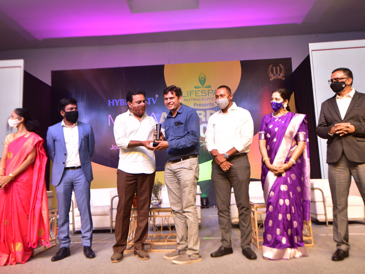 Sakshi Professionals Get Awards From Hybiz tv  - Sakshi12