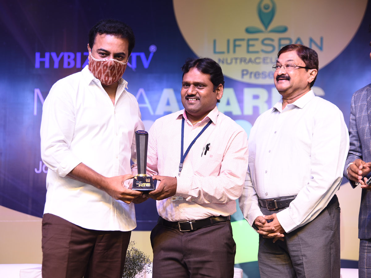 Sakshi Professionals Get Awards From Hybiz tv  - Sakshi8