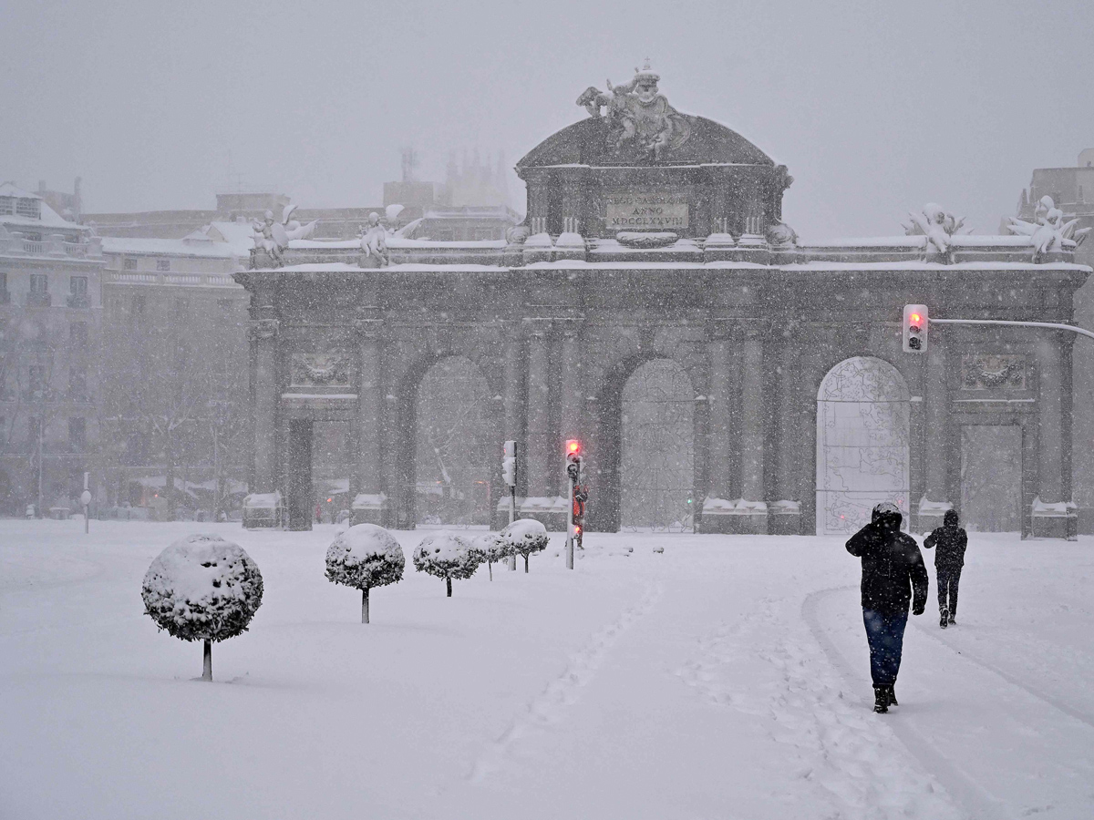 Storm Filomena causes Rare Heavy snow in Spain Photo Gallery - Sakshi22