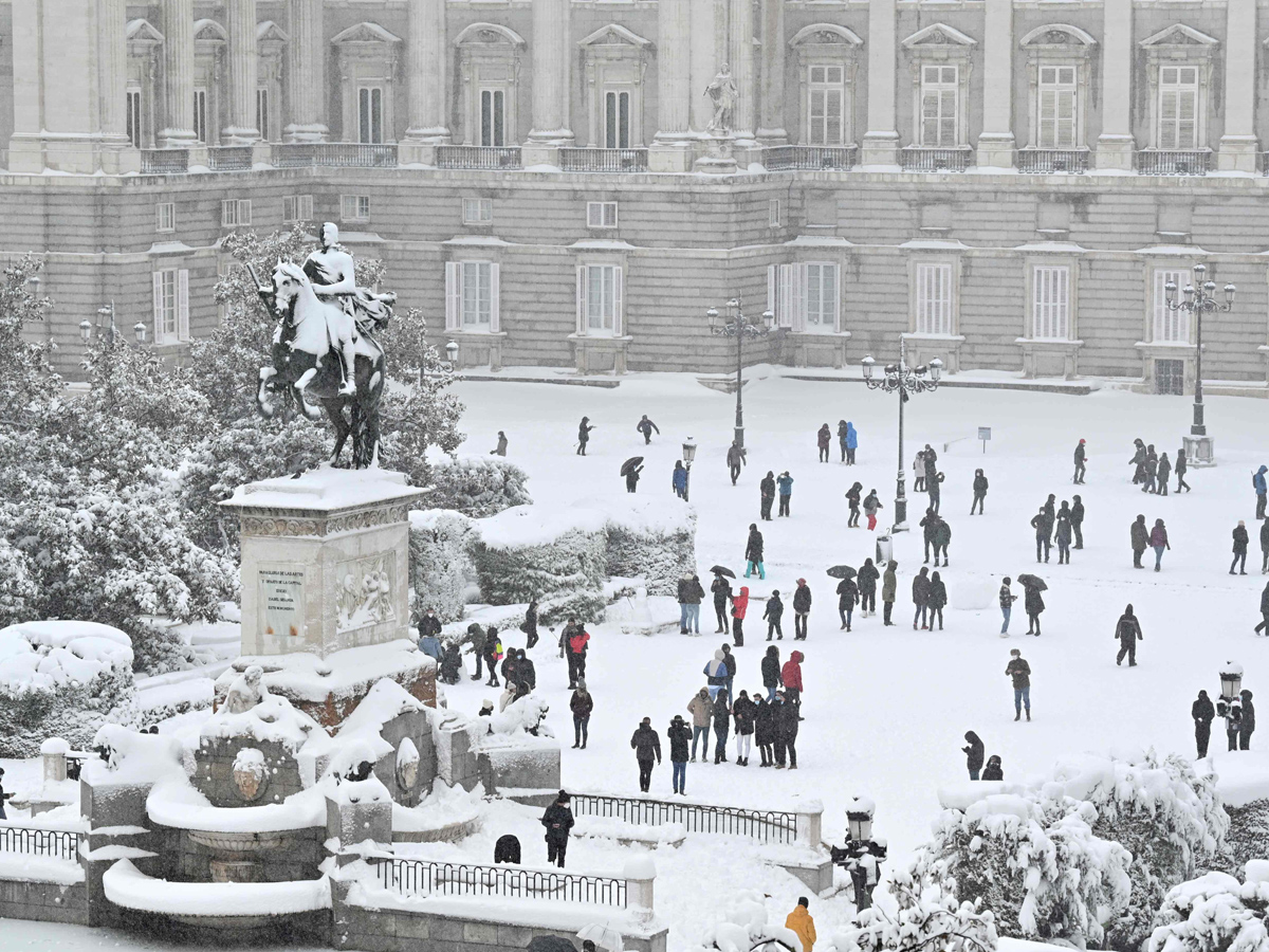 Storm Filomena causes Rare Heavy snow in Spain Photo Gallery - Sakshi5