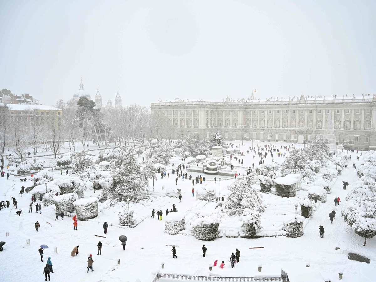 Storm Filomena causes Rare Heavy snow in Spain Photo Gallery - Sakshi6