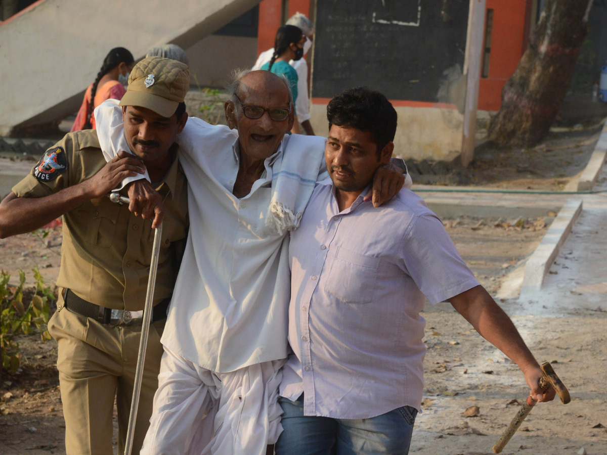  second phase of Andhra Pradesh panchayat polls Photo Gallery - Sakshi11