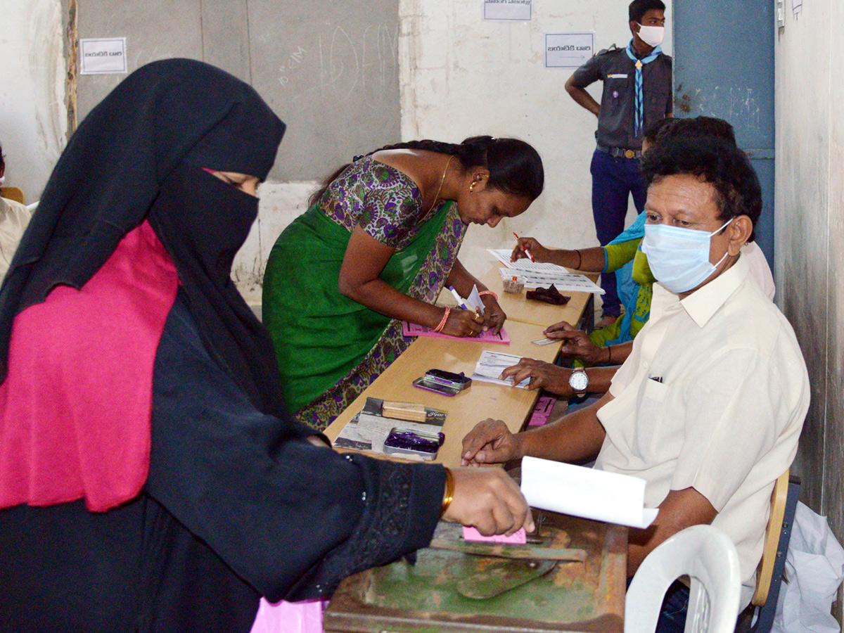  second phase of Andhra Pradesh panchayat polls Photo Gallery - Sakshi12