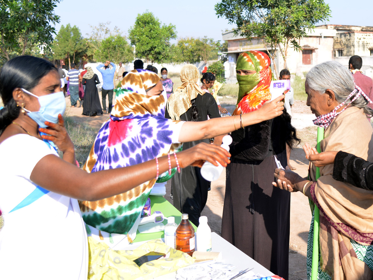  second phase of Andhra Pradesh panchayat polls Photo Gallery - Sakshi15