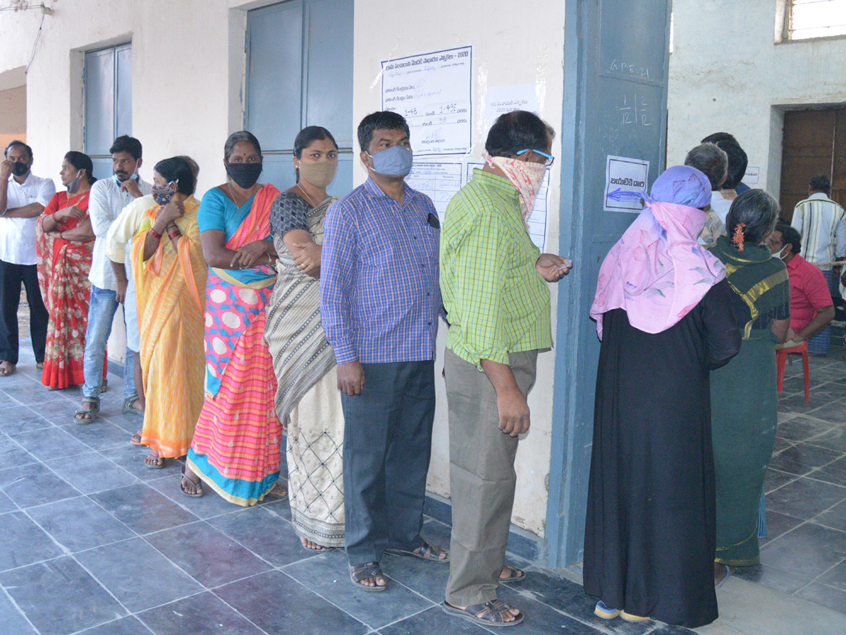  second phase of Andhra Pradesh panchayat polls Photo Gallery - Sakshi17