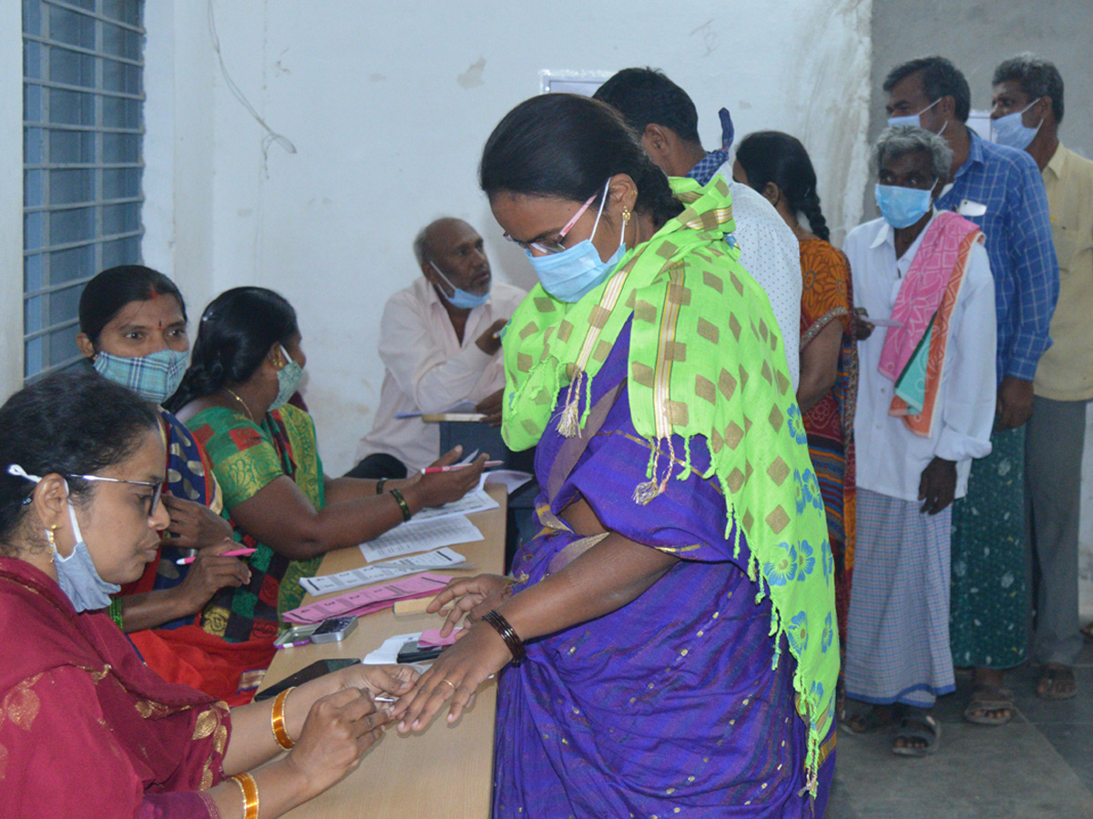  second phase of Andhra Pradesh panchayat polls Photo Gallery - Sakshi18