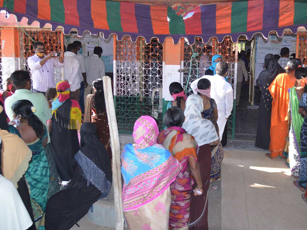  second phase of Andhra Pradesh panchayat polls Photo Gallery - Sakshi19