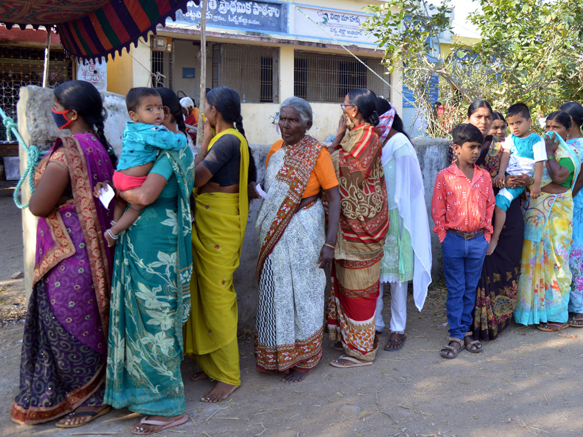  second phase of Andhra Pradesh panchayat polls Photo Gallery - Sakshi20