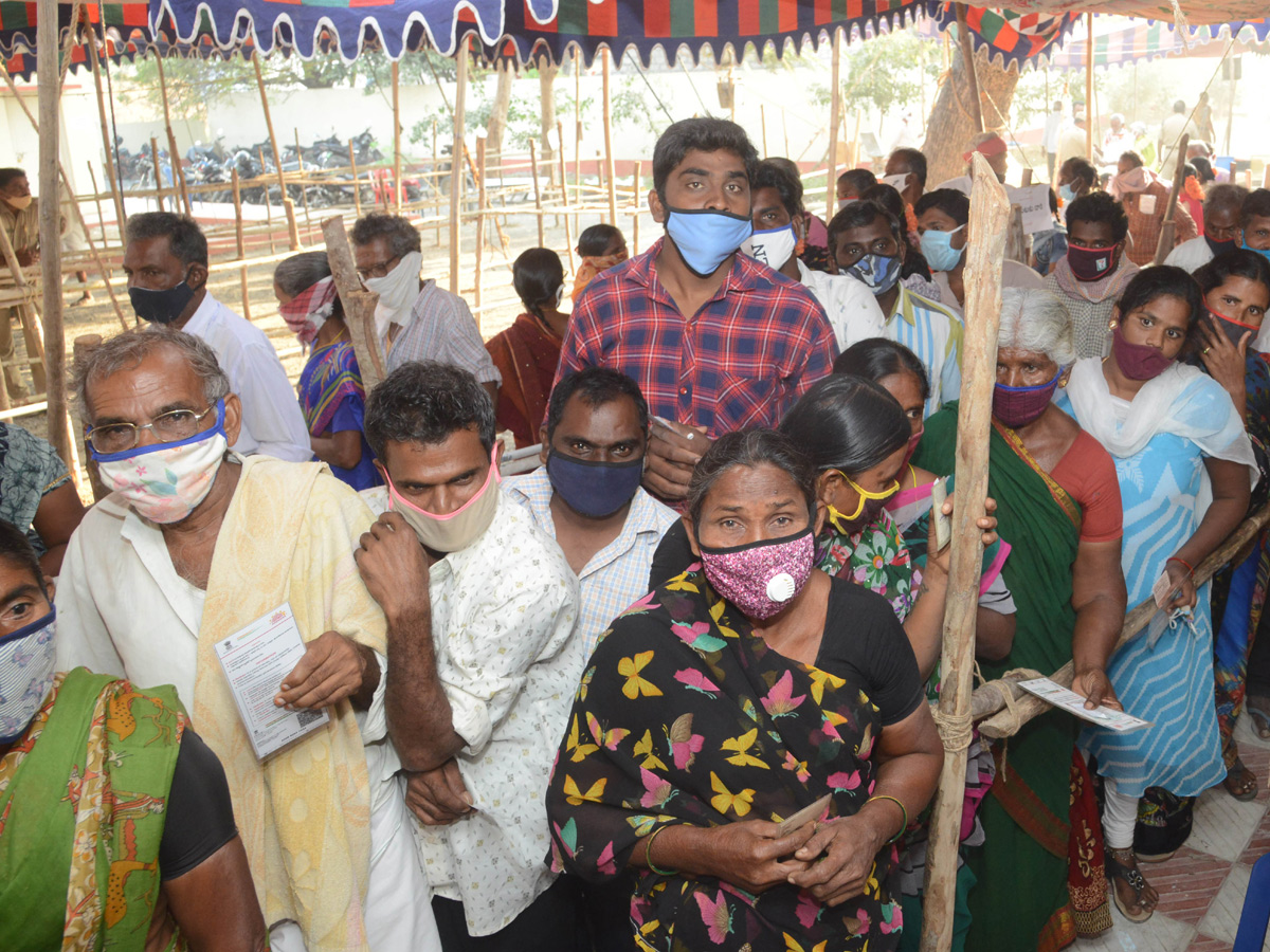  second phase of Andhra Pradesh panchayat polls Photo Gallery - Sakshi7