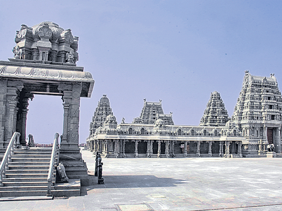 Yadadri  Sri Lakshmi Narasimha Swamy Temple Special Photes - Sakshi11