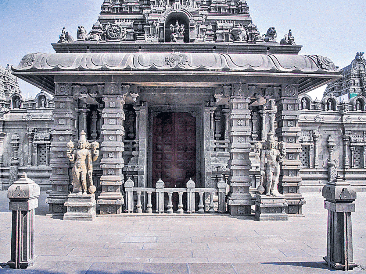 Yadadri  Sri Lakshmi Narasimha Swamy Temple Special Photes - Sakshi8