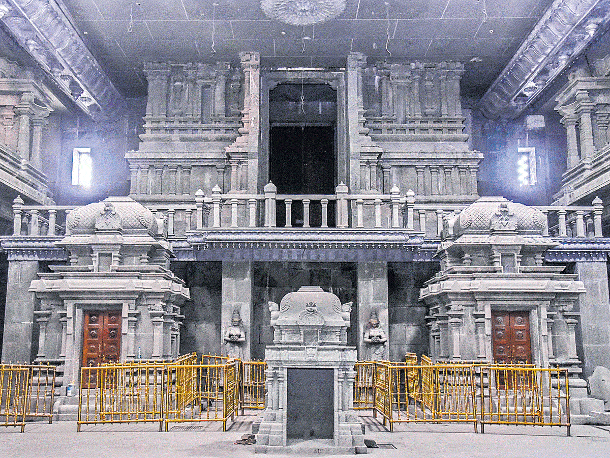 Yadadri  Sri Lakshmi Narasimha Swamy Temple Special Photes - Sakshi4