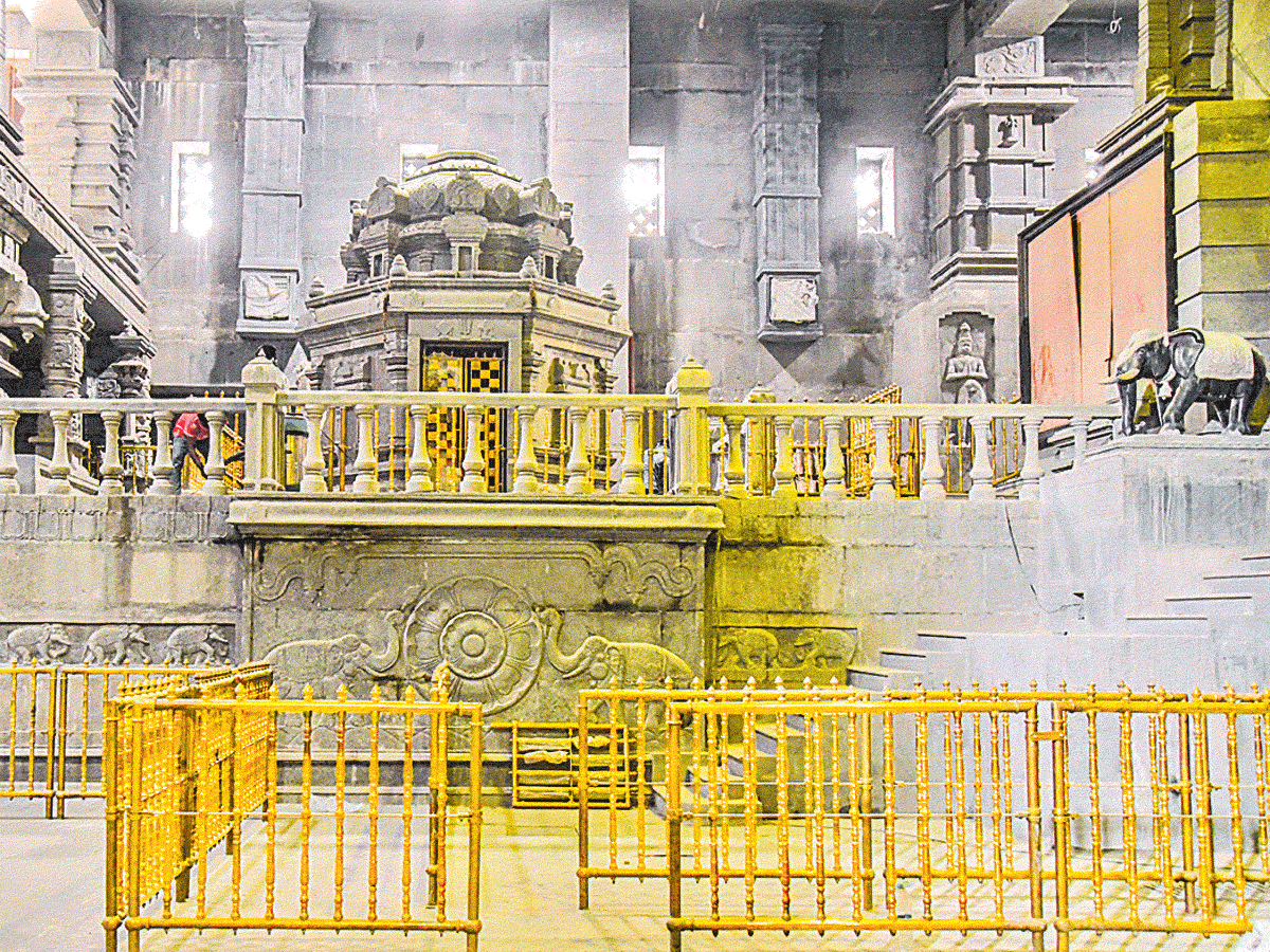 Yadadri  Sri Lakshmi Narasimha Swamy Temple Special Photes - Sakshi2