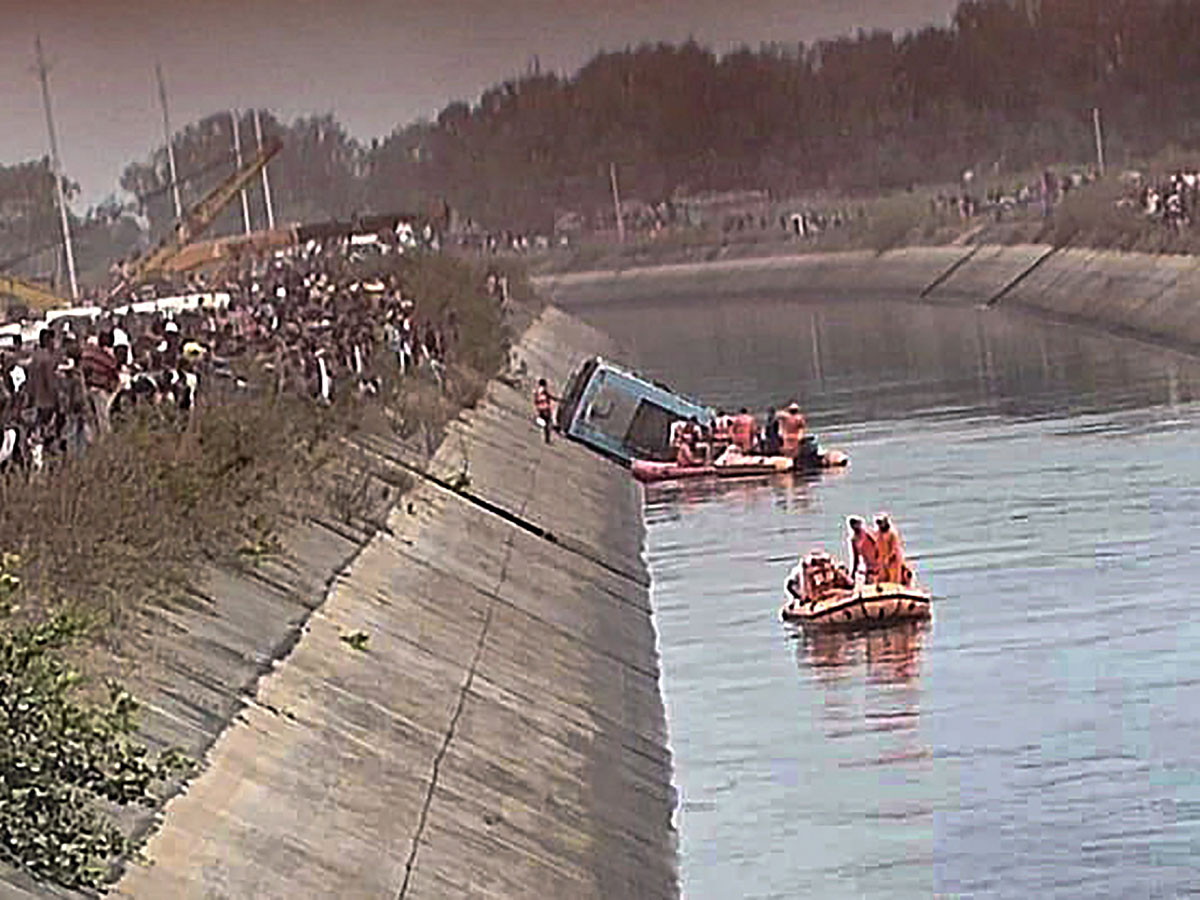 Bus Falls Into Canal 54 Passengers Onboard Madhya Pradesh Photos - Sakshi8