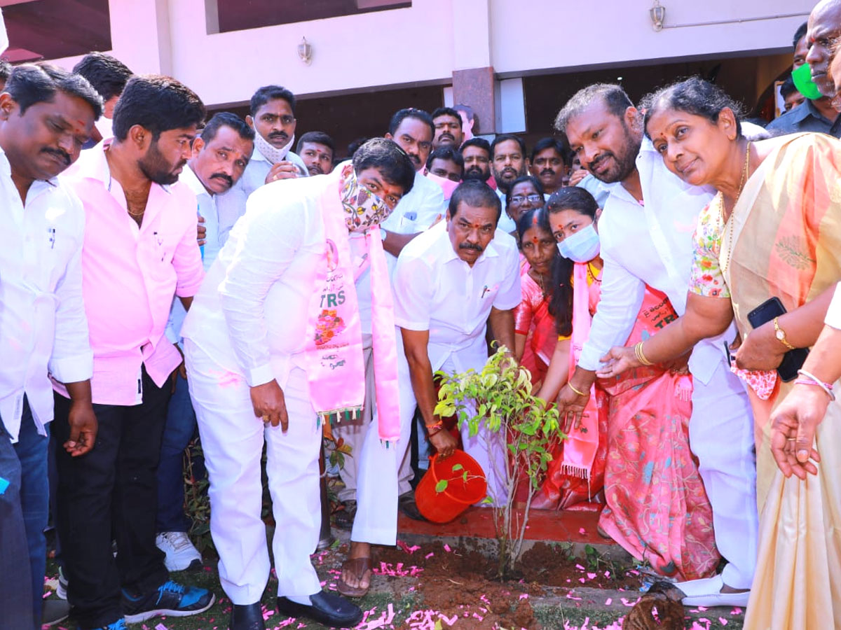 CM KCR  Birthday Highlights Of One Crore Tree Plantation Programme Photos - Sakshi7