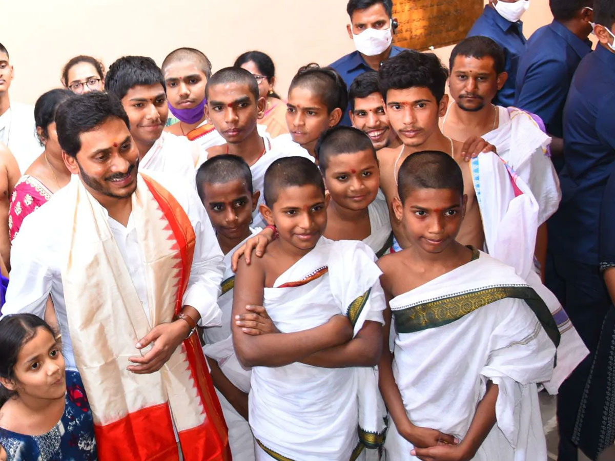 CM YS Jagan In Vizag For Participating Sarada Peetham Annual Festival photos - Sakshi12