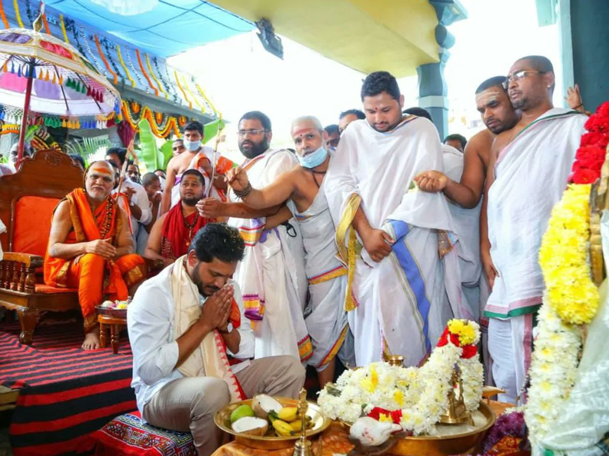 CM YS Jagan In Vizag For Participating Sarada Peetham Annual Festival photos - Sakshi9