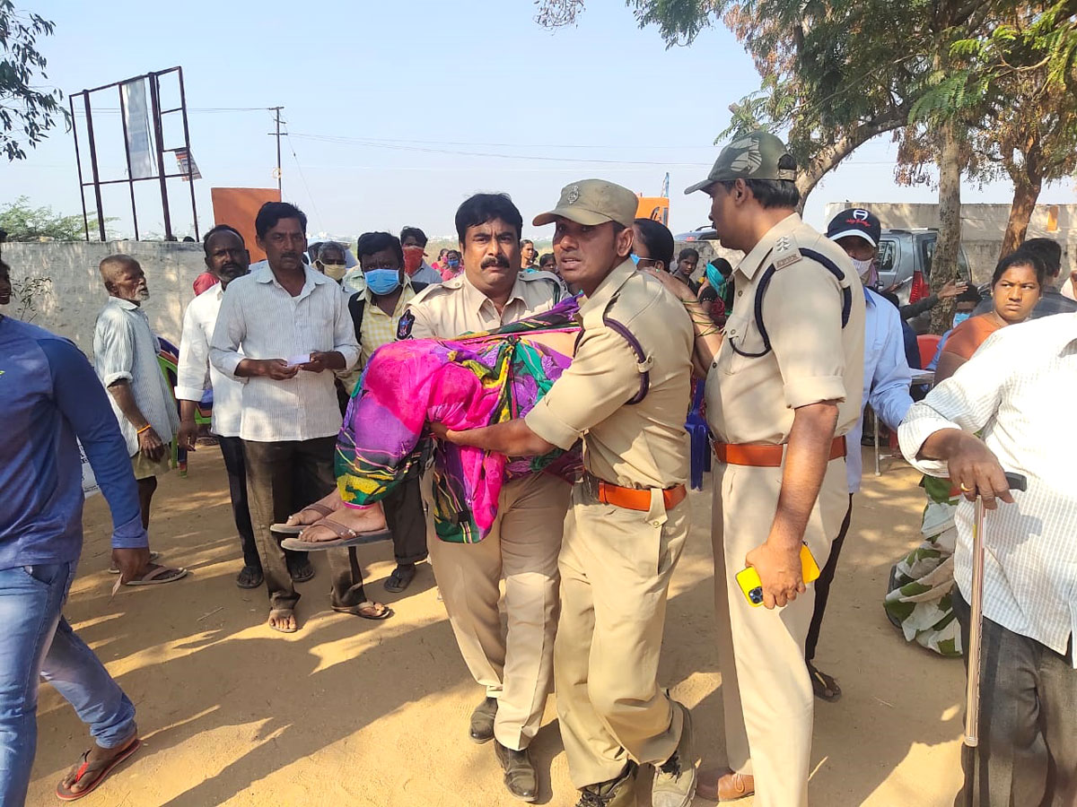 Third phase panchayat election polling in AP‌ Photos - Sakshi22