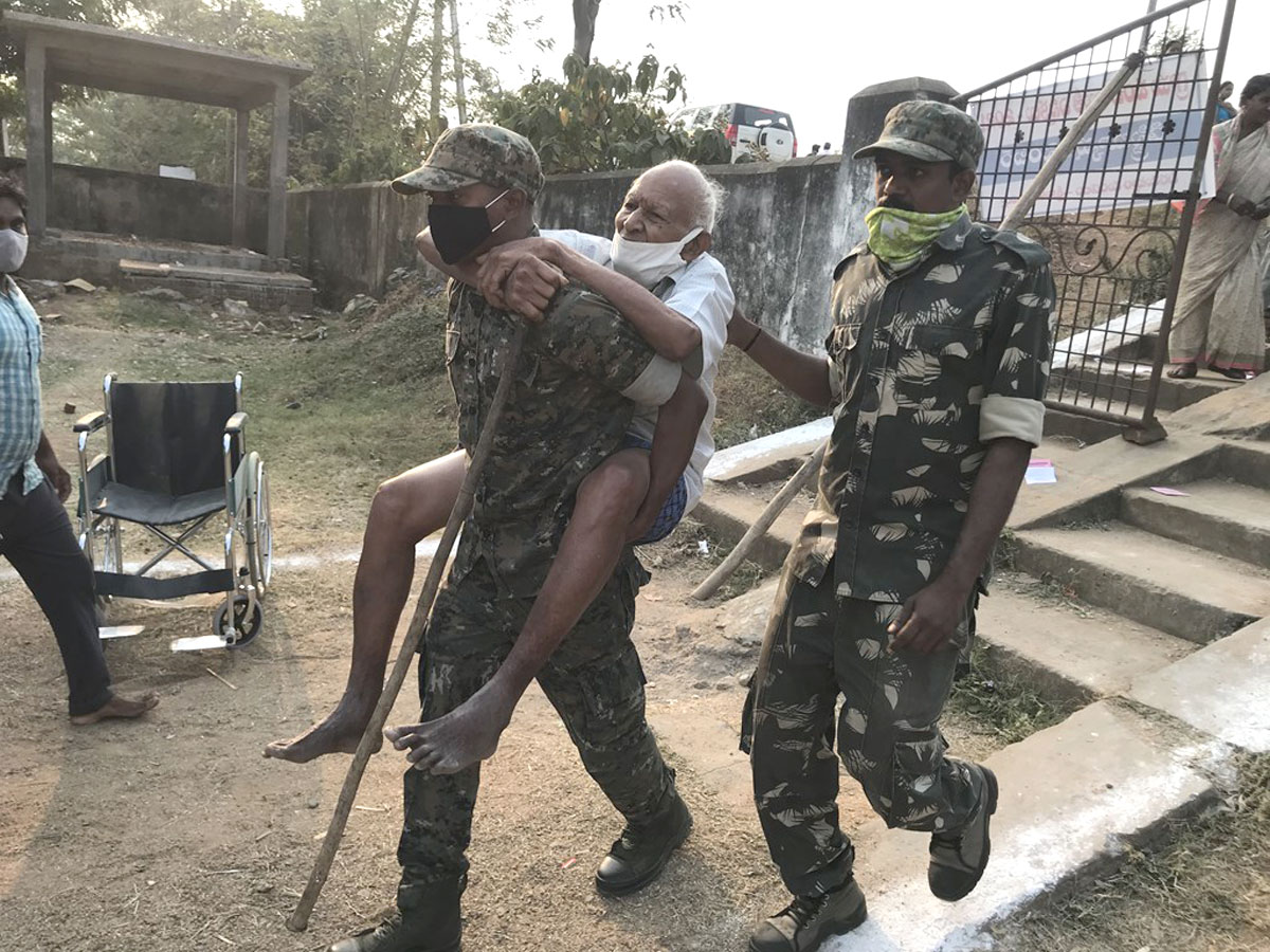 Third phase panchayat election polling in AP‌ Photos - Sakshi9