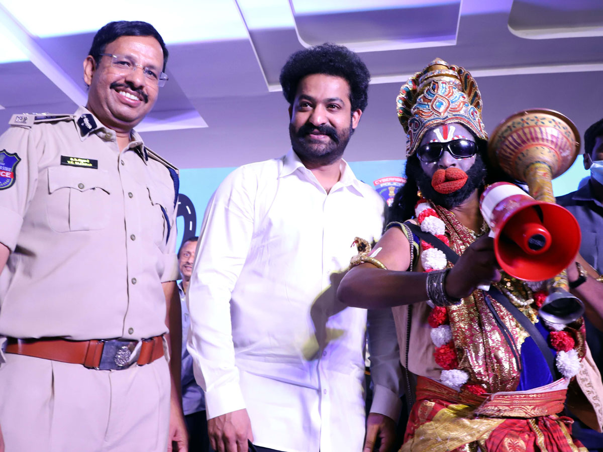 1st Cyberabad Traffic Police Annual Conference At Sandhya Convetion Gachibowli Photos - Sakshi5