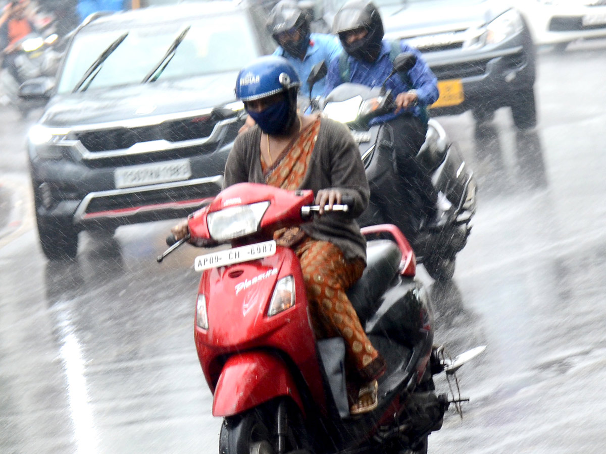 Heavy Rain In Hyderabad Photo Gallery - Sakshi10