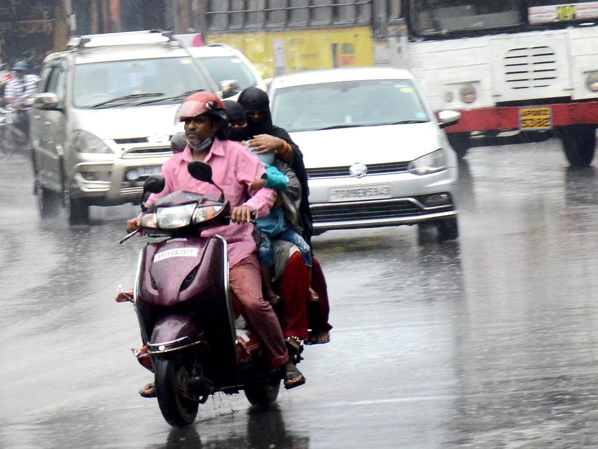 Heavy Rain In Hyderabad Photo Gallery - Sakshi13