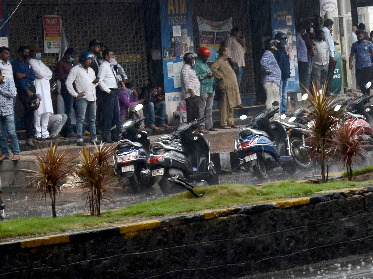 Heavy Rain In Hyderabad Photo Gallery - Sakshi15