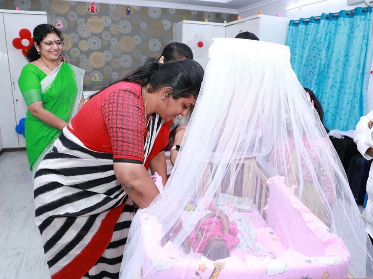 MLA Roja Visits Dy CM Pushpa Srivani House - Sakshi7