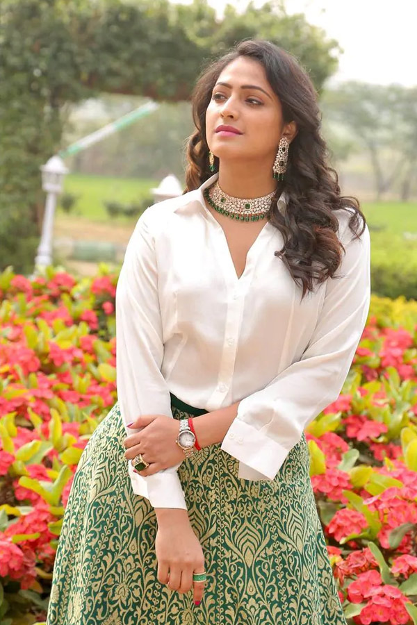 Kannada Beauty Haripriya Latest Photos - Sakshi6