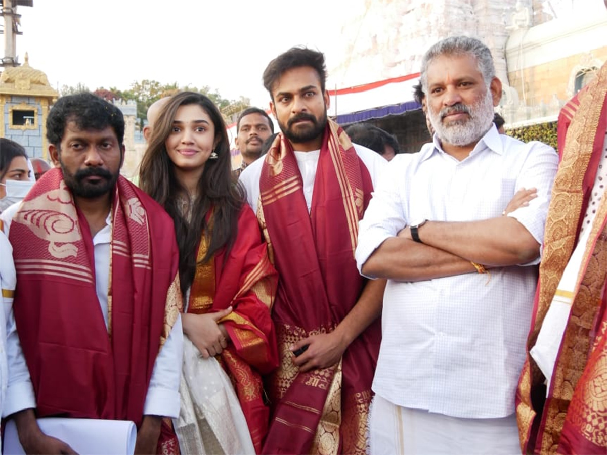 Uppena Team Visit Tirumala Photo Gallery - Sakshi12