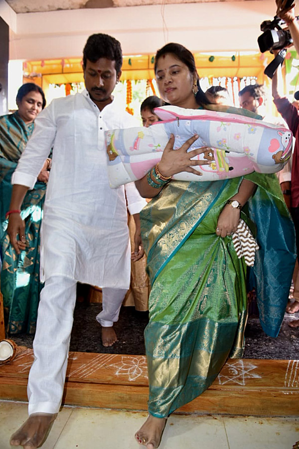 AP Dy CM Pamula Pushpa Sreevani Daughter Naming Ceremony Photo Gallery - Sakshi11