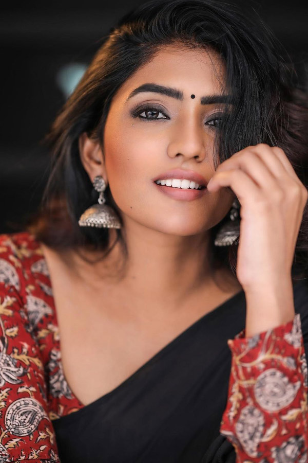 Eesha Rebba Latest Photo Shoot Photo Gallery - Sakshi19