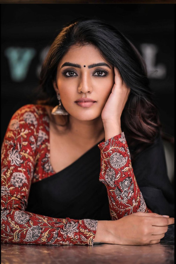 Eesha Rebba Latest Photo Shoot Photo Gallery - Sakshi8