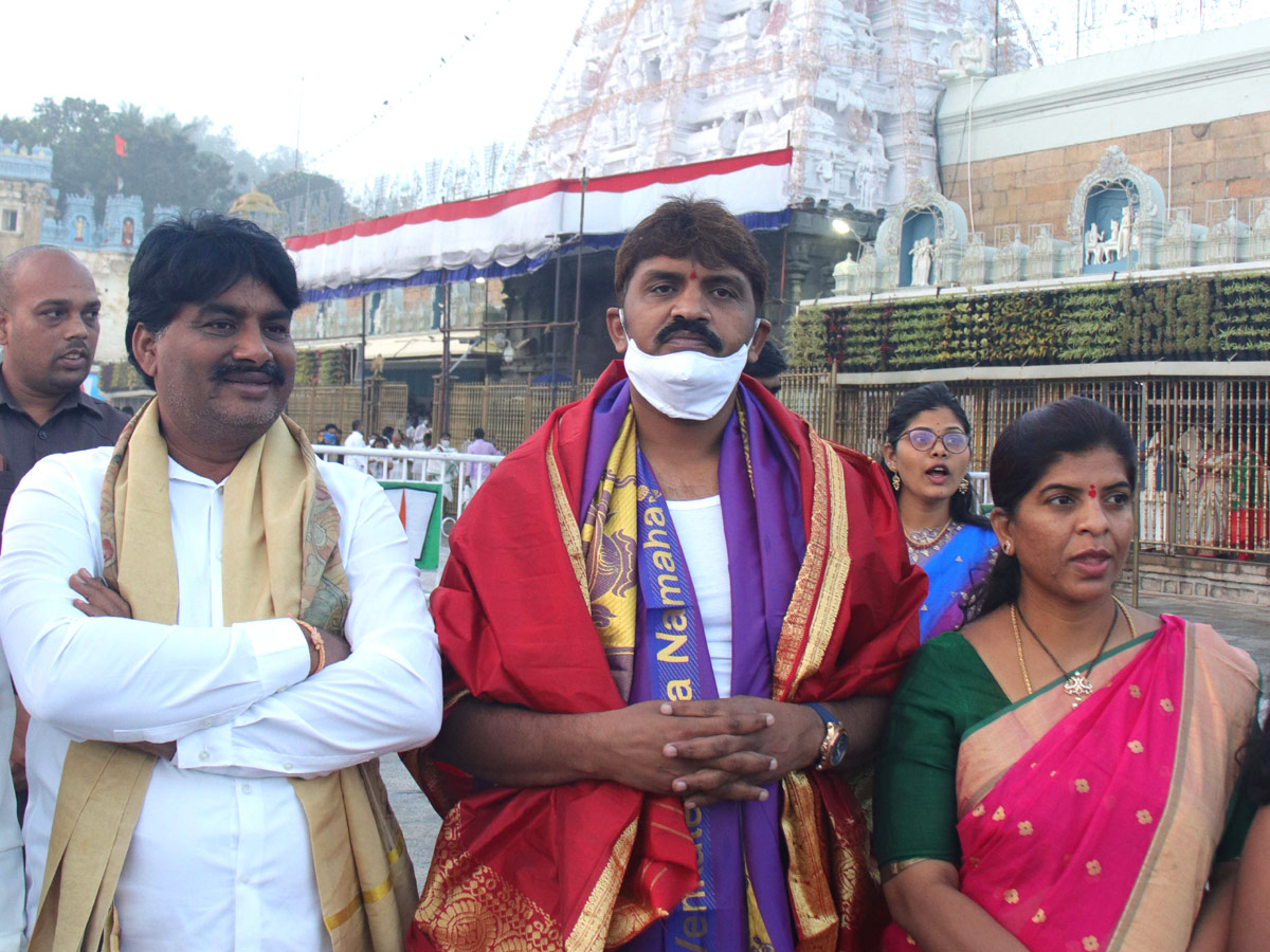  Celebrities visit Tirumala Venkateswara Temple Photo Gallery - Sakshi2