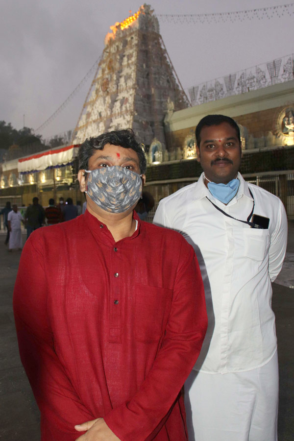  Celebrities visit Tirumala Venkateswara Temple Photo Gallery - Sakshi6