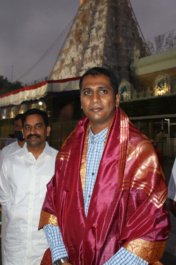  Celebrities visit Tirumala Venkateswara Temple Photo Gallery - Sakshi7