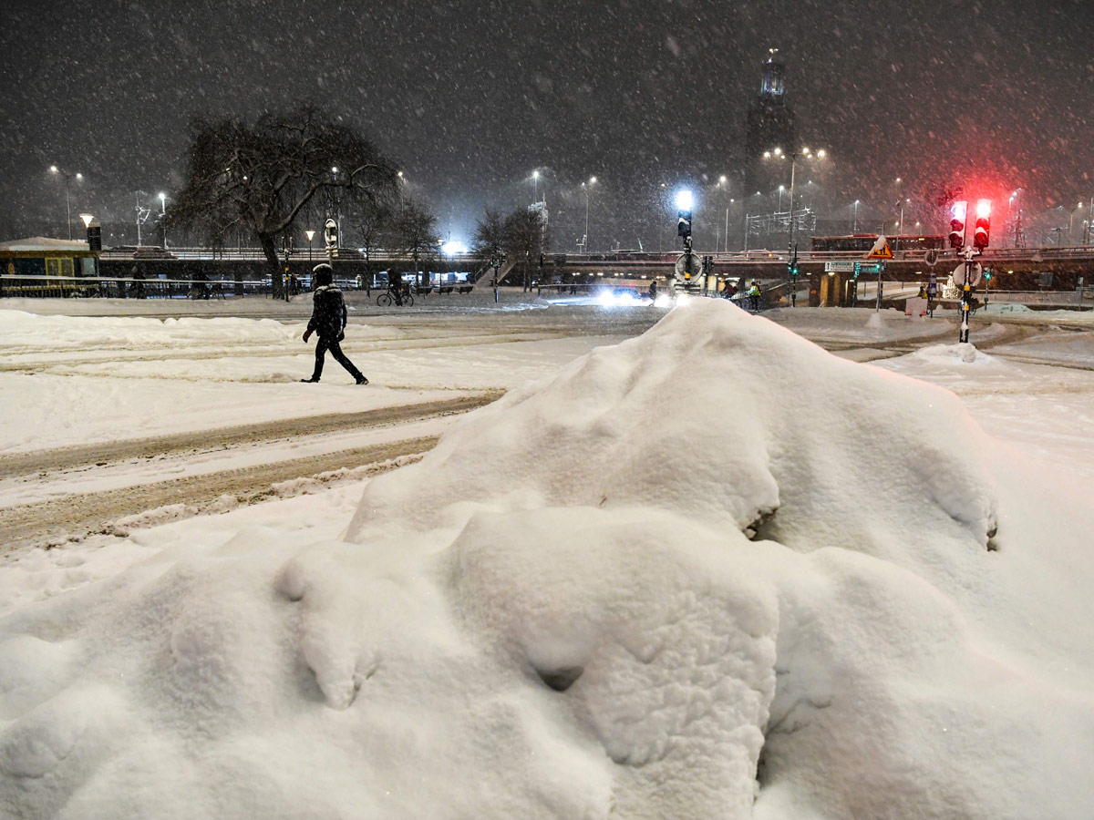 Scary Blizzard in New York city, USA (Feb 01, 2021) Snow Storm in Central New York - Sakshi9