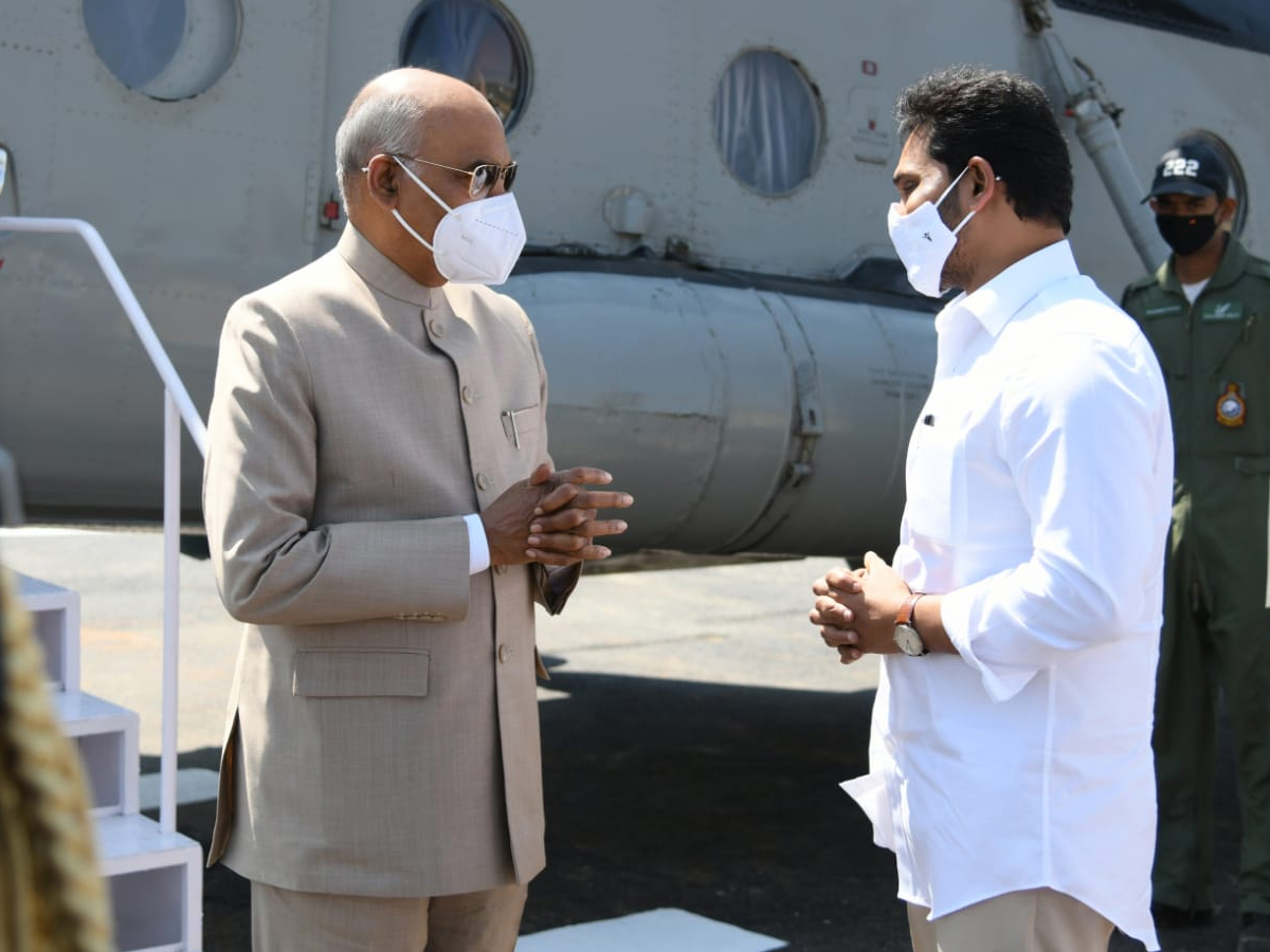 AP CM YS Jagan Grand Welcome To President Ram Nath Kovind Photo Gallery - Sakshi2