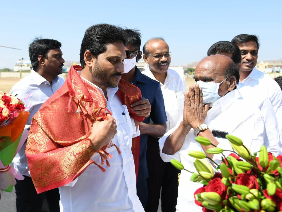 AP CM YS Jagan Grand Welcome To President Ram Nath Kovind Photo Gallery - Sakshi11