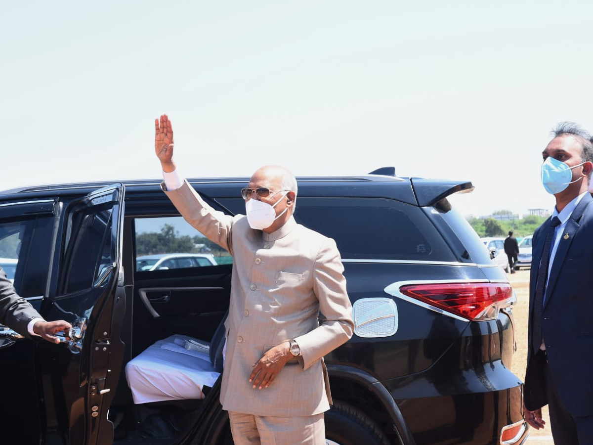 AP CM YS Jagan Grand Welcome To President Ram Nath Kovind Photo Gallery - Sakshi14