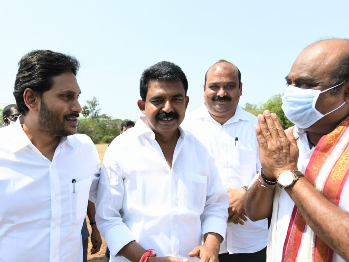 CM YS Jagan Participating In Shivratri Celebrations At Gudivada Photo Gallery - Sakshi17