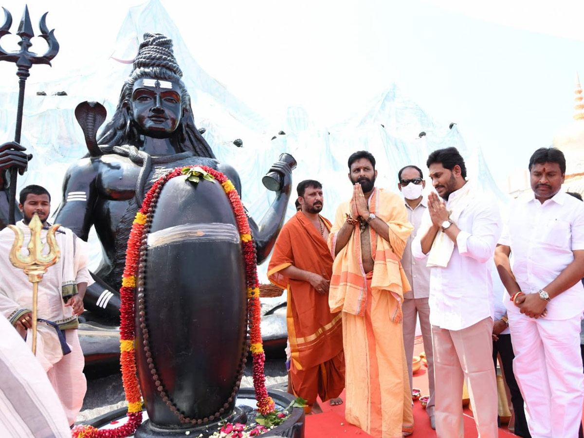 CM YS Jagan Participating In Shivratri Celebrations At Gudivada Photo Gallery - Sakshi4